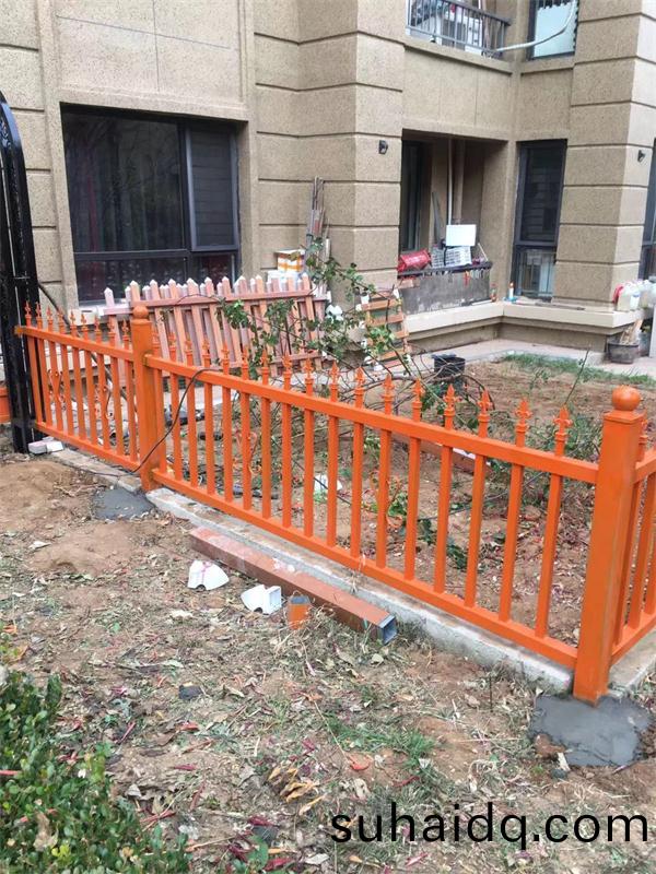 鐵(tie)藝(yi)欄(lan)桿